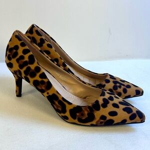 New Bella Marie Women’s Leopard Pointed Toe Heeled Pumps Shoes / size 7